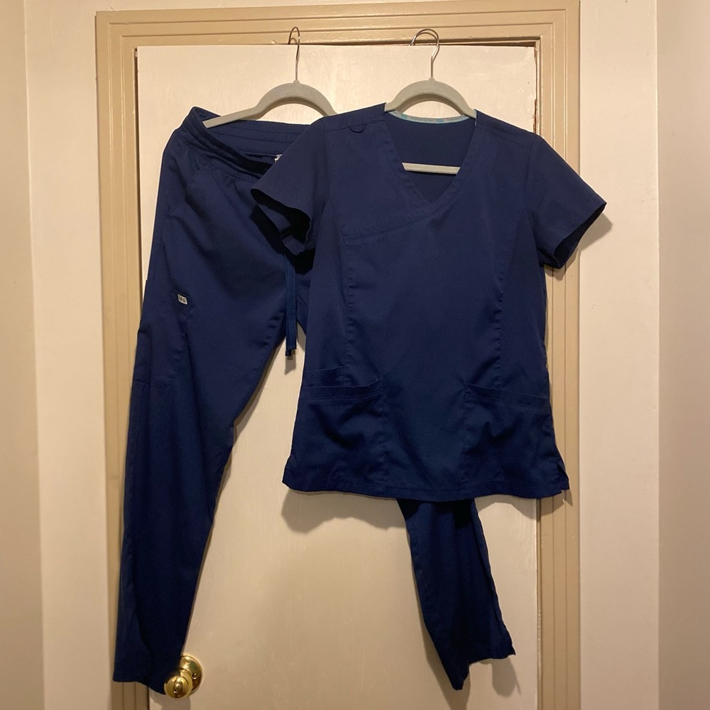 IRG Navy Blue Scrub Set. Size Small